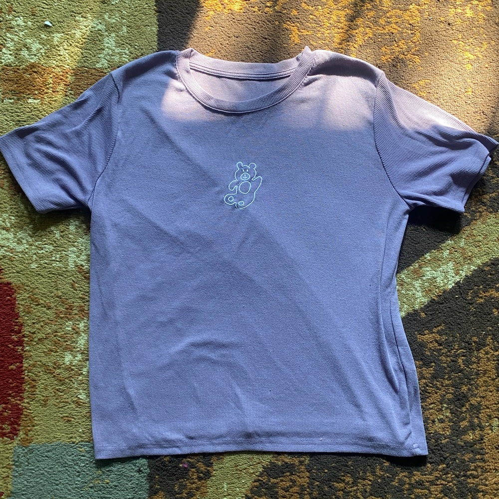 Purple ribbed shirt with teddy bear embroidery